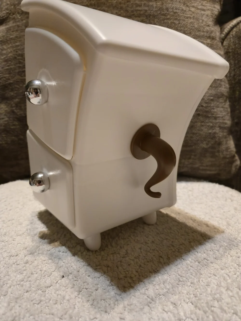Whimsical Anthropomorphic Leaning Mini Desktop Organizer NIB